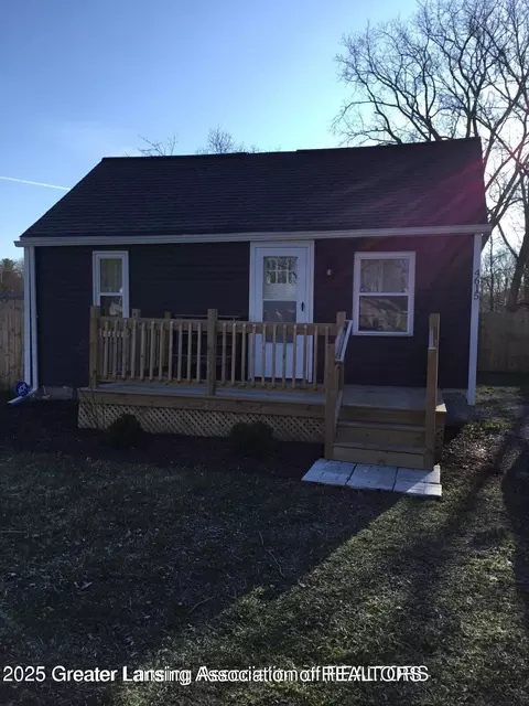 4615 Hughes Rd, Lansing, MI 48910