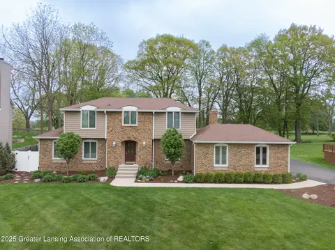 6108 Skyline Dr, East Lansing, MI 48823