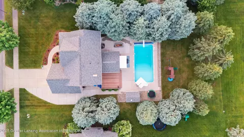 528 Riverwalk Dr, Mason, MI 48854 photo 7