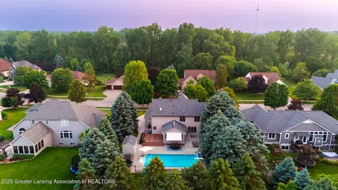528 Riverwalk Dr, Mason, MI 48854 photo 9