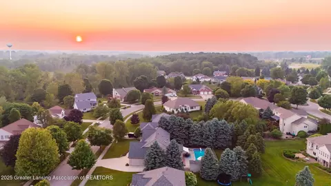 528 Riverwalk Dr, Mason, MI 48854 photo 13