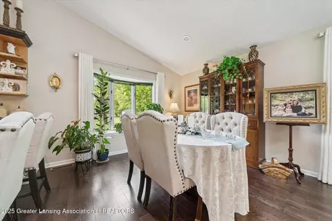 Dining - 304 Williamsburg Rd, Lansing, MI 48917 photo 1 of 3