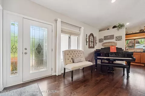 Entry Way - 304 Williamsburg Rd, Lansing, MI 48917 photo 1 of 4