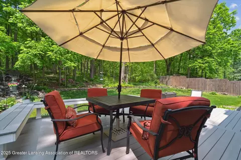 Exterior - 304 Williamsburg Rd, Lansing, MI 48917 photo 3 of 12