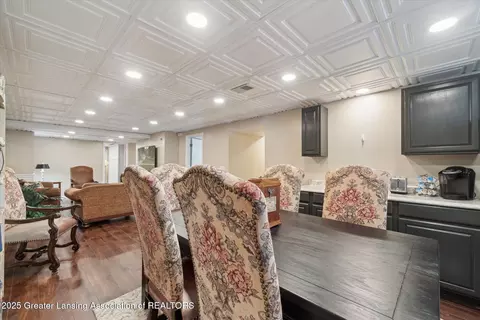 Dining - 304 Williamsburg Rd, Lansing, MI 48917 photo 3 of 3