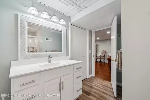 Bath - 304 Williamsburg Rd, Lansing, MI 48917 photo 4 of 4