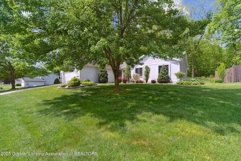 Exterior - 304 Williamsburg Rd, Lansing, MI 48917 photo 1 of 12