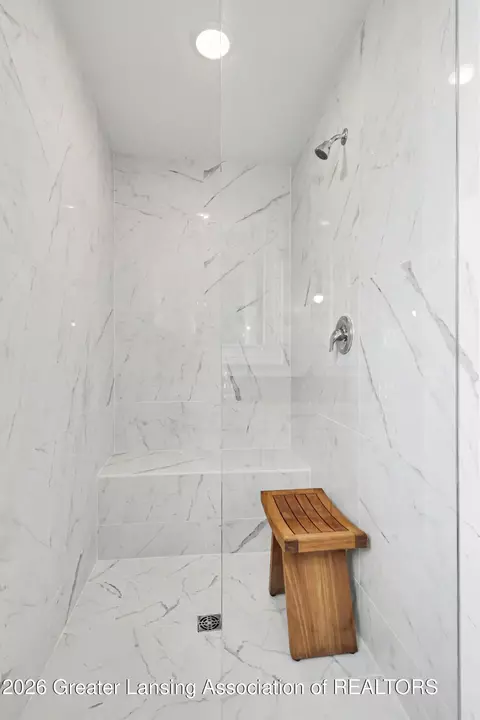 Bath - 7822 Forestview Dr, Haslett, MI 48840 photo 4 of 5