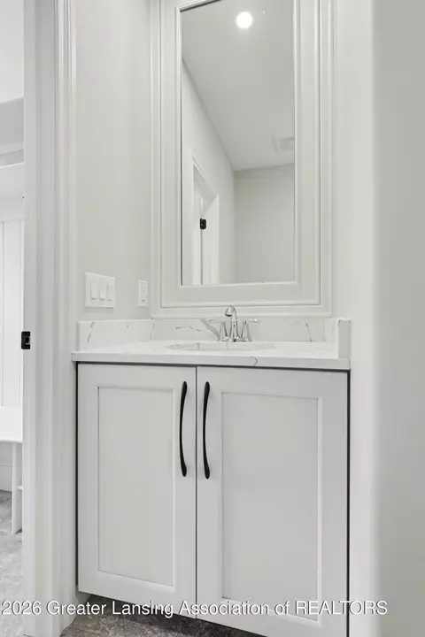 Bath - 7822 Forestview Dr, Haslett, MI 48840 photo 3 of 5