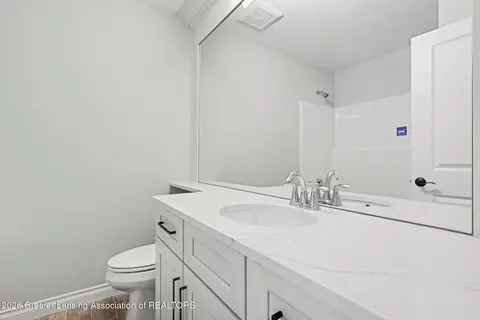 Bath - 7822 Forestview Dr, Haslett, MI 48840 photo 1 of 5