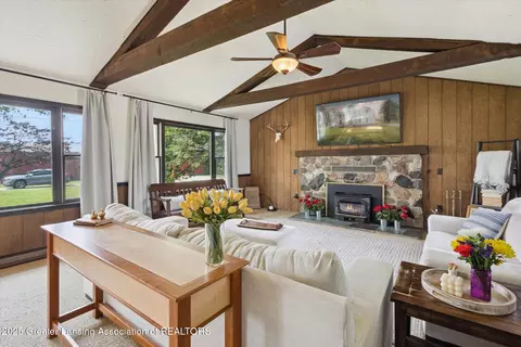 Living - 820 Barry Rd, Haslett, MI 48840 photo 1 of 3