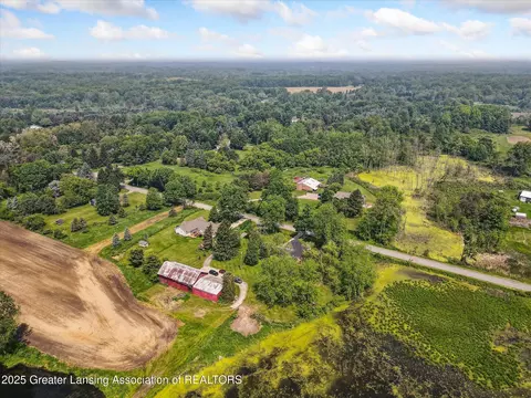 View/Area - 820 Barry Rd, Haslett, MI 48840 photo 2 of 10