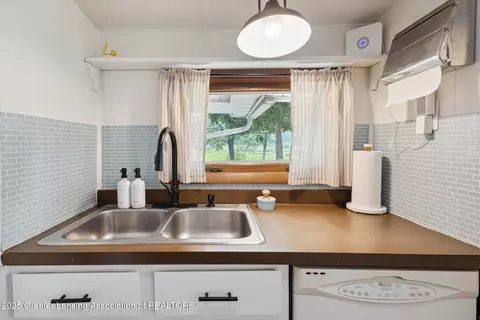 Kitchen - 820 Barry Rd, Haslett, MI 48840 photo 5 of 5