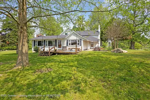 Exterior - 820 Barry Rd, Haslett, MI 48840 photo 5 of 8
