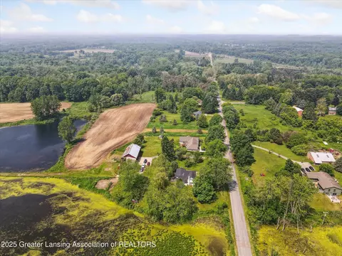 View/Area - 820 Barry Rd, Haslett, MI 48840 photo 3 of 10
