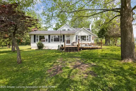 Exterior - 820 Barry Rd, Haslett, MI 48840 photo 4 of 8