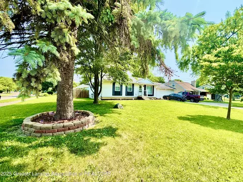 3130 Delta River Dr, Lansing, MI 48906