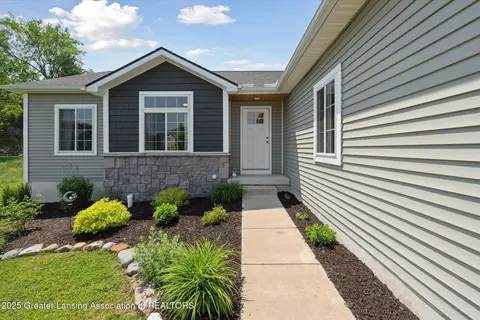 14192 Mulholland Dr, Bath, MI 48808 photo 6