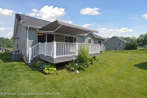 14192 Mulholland Dr, Bath, MI 48808 photo 38