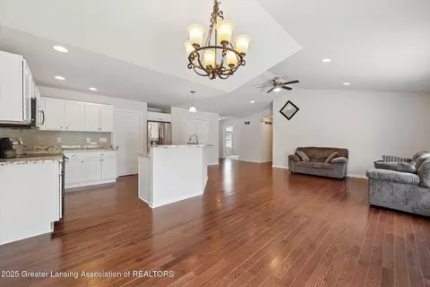 14192 Mulholland Dr, Bath, MI 48808 photo 13