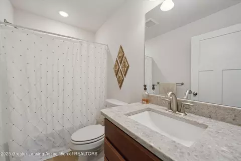 14192 Mulholland Dr, Bath, MI 48808 photo 21