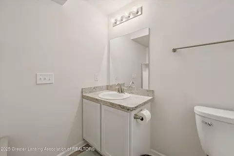 14192 Mulholland Dr, Bath, MI 48808 photo 31