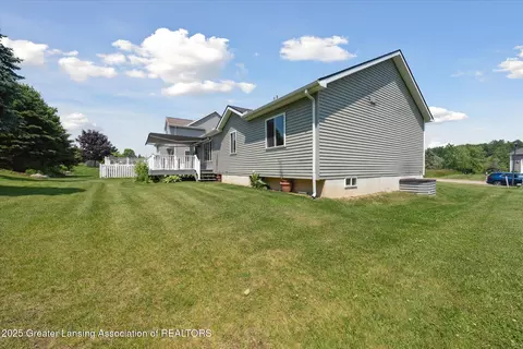 14192 Mulholland Dr, Bath, MI 48808 photo 40