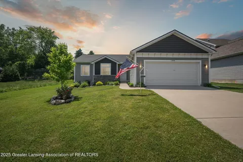 14192 Mulholland Dr, Bath, MI 48808