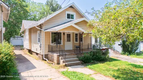 523 N Fairview Ave, Lansing, MI 48912