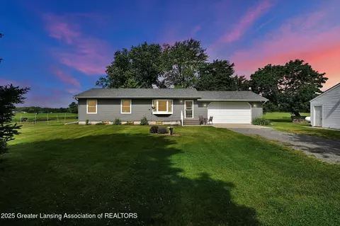 3220 Meridian Rd, Leslie, MI 49251