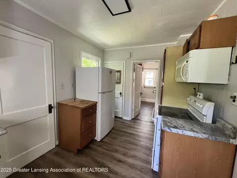 Kitchen - 1806 Ada St, Lansing, MI 48910 photo 2 of 2