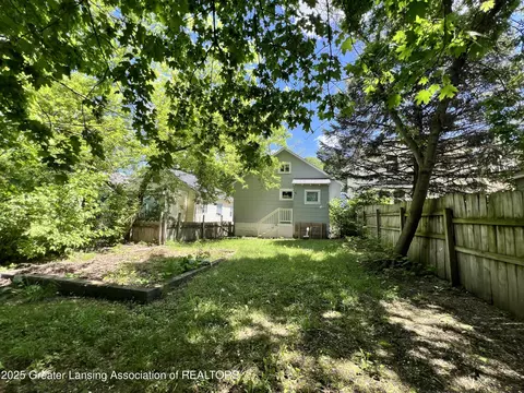 Exterior - 1806 Ada St, Lansing, MI 48910 photo 3 of 4