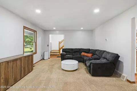 921 Ives Rd, Mason, MI 48854 photo 14