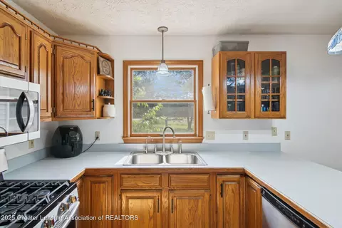 921 Ives Rd, Mason, MI 48854 photo 21