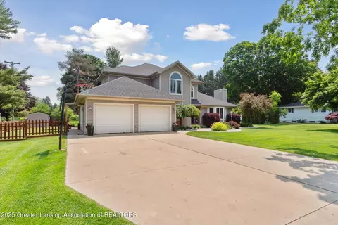 2020 Sunset Dr, Owosso, MI 48867 photo 3