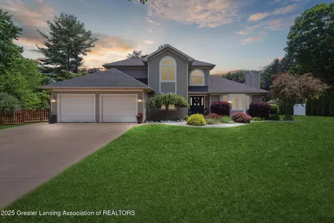 2020 Sunset Dr, Owosso, MI 48867