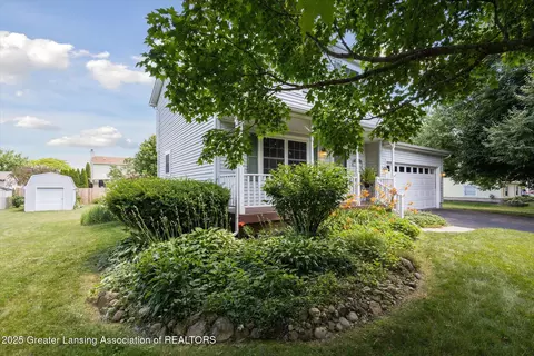 202 Kerry St, Eaton Rapids, MI 48827