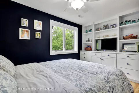 Bedroom - 13209 Watercrest Dr, Dewitt, MI 48820 photo 4 of 8