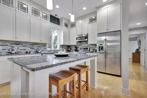 Kitchen - 13209 Watercrest Dr, Dewitt, MI 48820 photo 1 of 5