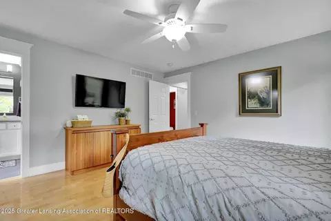 Bedroom - 13209 Watercrest Dr, Dewitt, MI 48820 photo 2 of 8