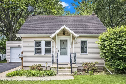 725 Center St, Mason, MI 48854