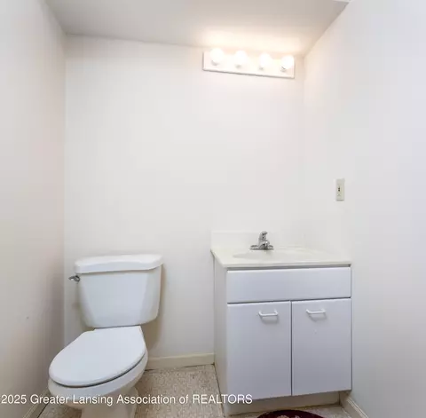 Undisclosed, Okemos, MI 48864 photo 23