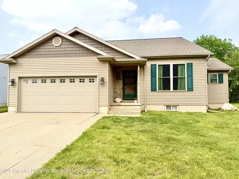 1399 Porter Dr, Charlotte, MI 48813