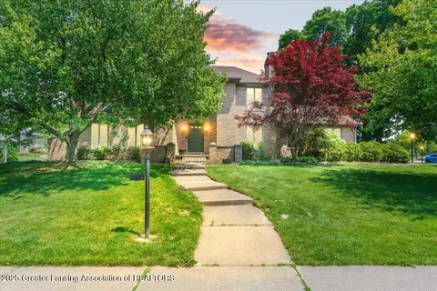 3886 Hemmingway Dr, Okemos, MI 48864