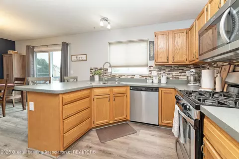 6339 Macadam Way, Dimondale, MI 48821 photo 9