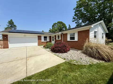 3321 Springbrook Ln, Lansing, MI 48917 photo 2