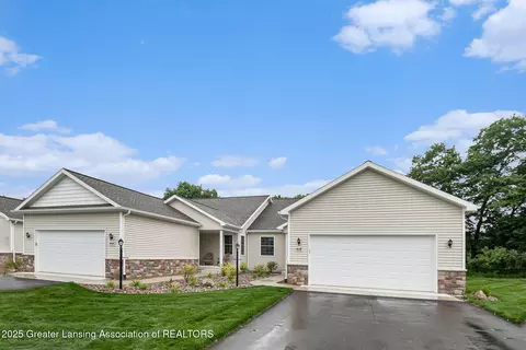 4047 Eastbridge Cir, Stockbridge, MI 49285