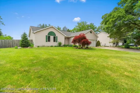 13040 Sherrington Dr, Dewitt, MI 48820 photo 4