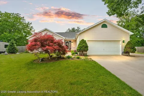13040 Sherrington Dr, Dewitt, MI 48820