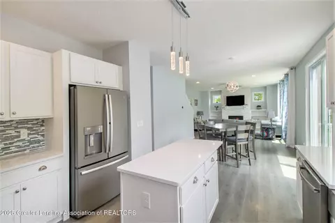 Kitchen - 2005 W Herbison Rd, Dewitt, MI 48820 photo 2 of 4
